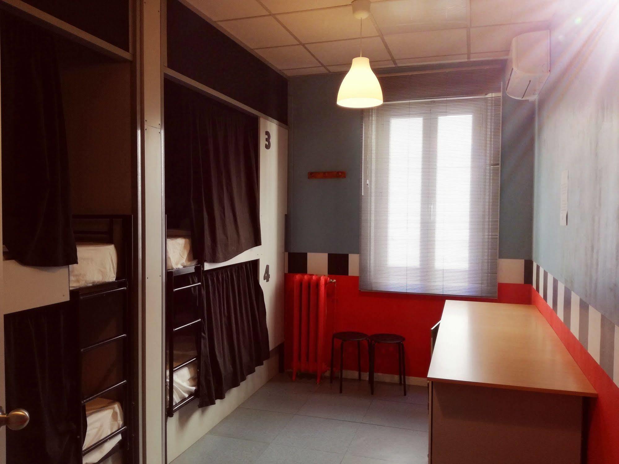 Open Hostel Madrid Eksteriør bilde